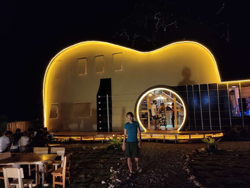 Panglao Bohol Island: Alona Beach Pub Crawl with Drinks - Is $17 good value for four hours?
