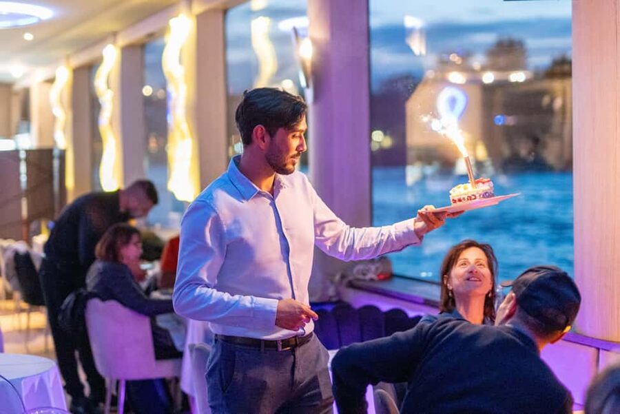 Paris: Bastille Day Fireworks Dinner Cruise with Drinks - Key points to know before booking