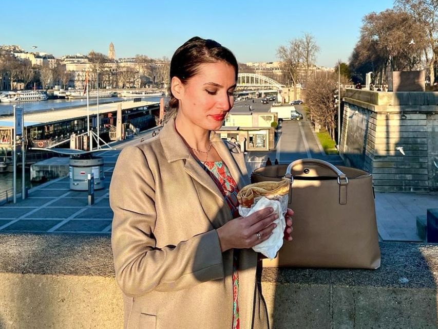 Paris: Day or Sunset Cruise with Drink, Ice Cream or Dessert - Starting below the Eiffel Tower at Bateaux Parisiens