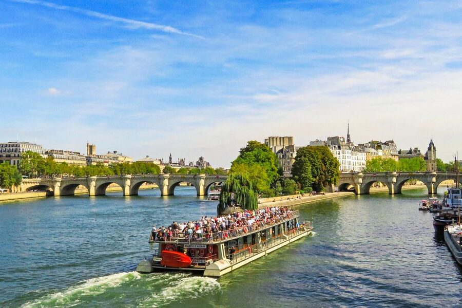Paris: Day or Sunset Cruise with Drink, Ice Cream or Dessert - Les Invalides and the National Assembly
