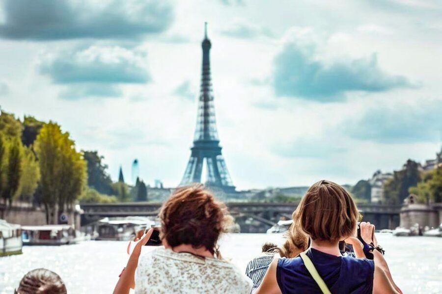 Paris: Day or Sunset Cruise with Drink, Ice Cream or Dessert - Timing your ride for sunset and city lights