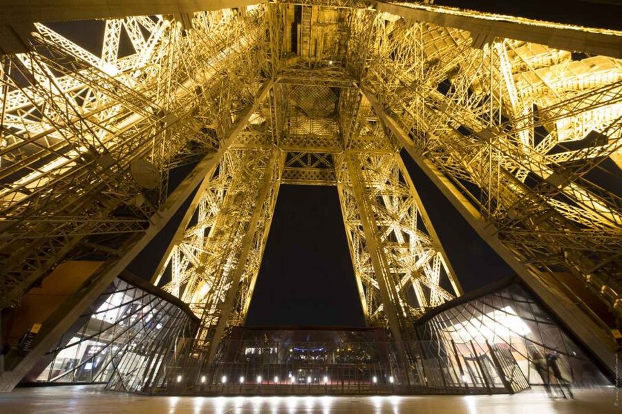 Paris: Elegant Dinner with Drinks in the Eiffel Tower - Champagne, Wine, and the Drinks Package