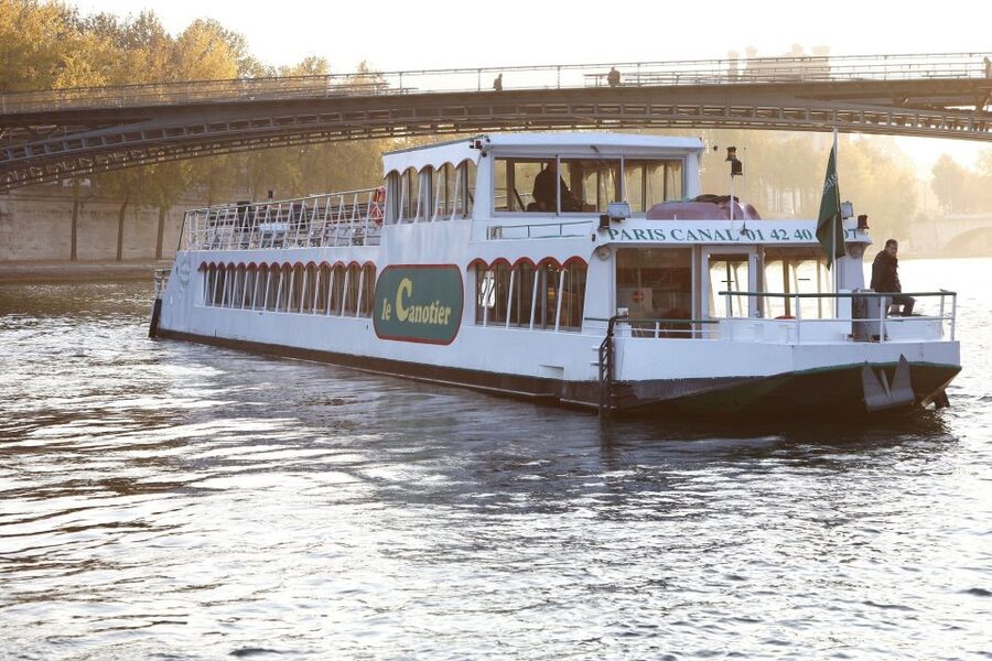 Paris: Happy Hour Evening Cruise on the Seine River - A Sunset Ride Through the Heart of Paris