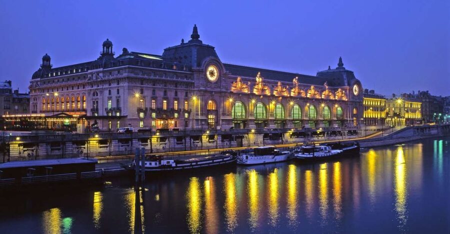 Paris: Happy Hour Evening Cruise on the Seine River - Timing Your Departure for Sunset and Sparkle