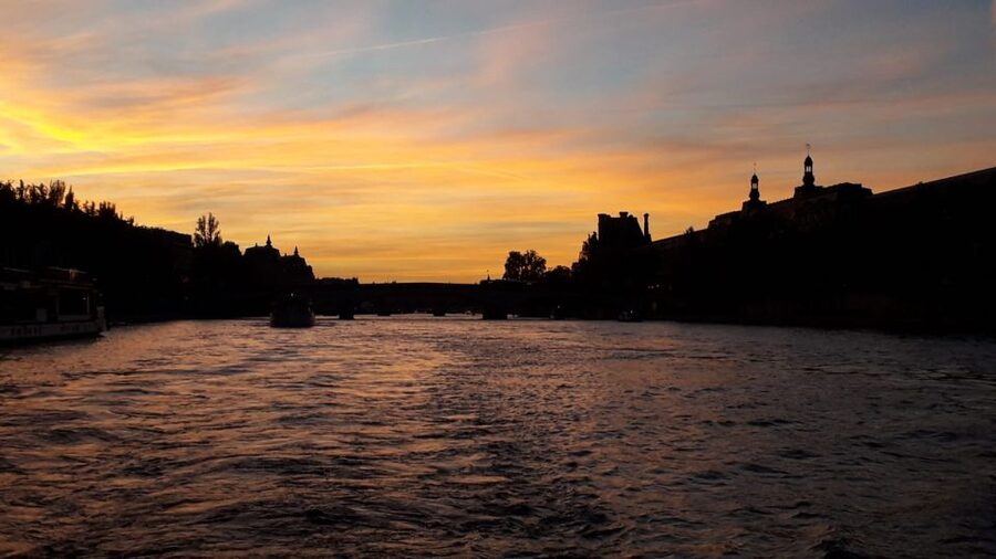 Paris: Happy Hour Evening Cruise on the Seine River - What You See Along the Seine