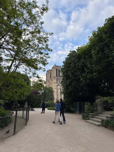 Paris: Historic Churches Walking Tour with Drink - Saint-Julien-le-Pauvre beside the Seine