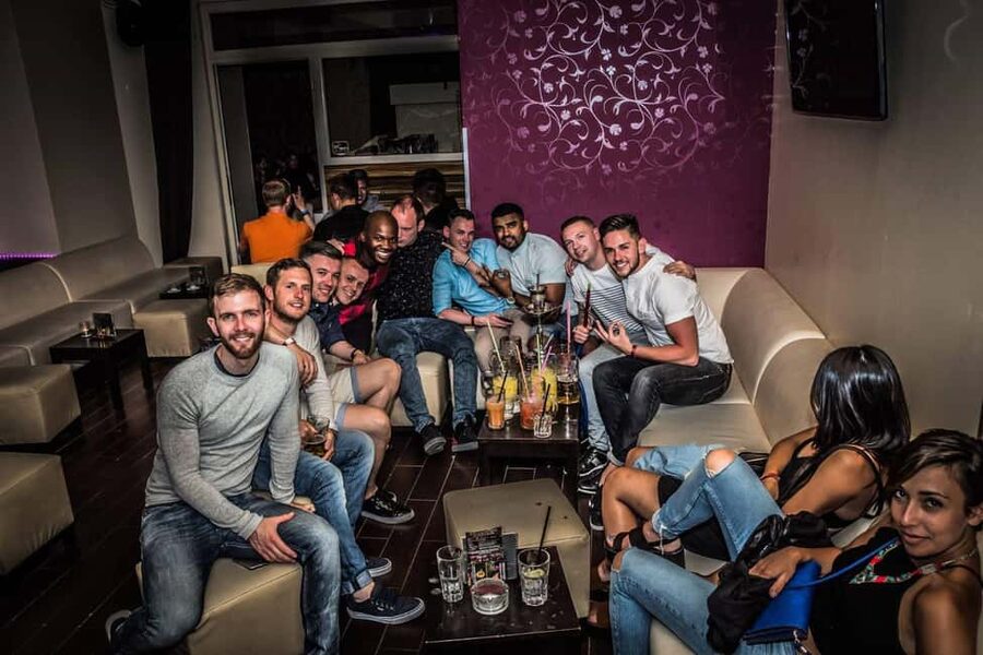 Paris: Pub Crawl with Shots and Nightclub Entry - Final decision: a social bargain with a late-night catch