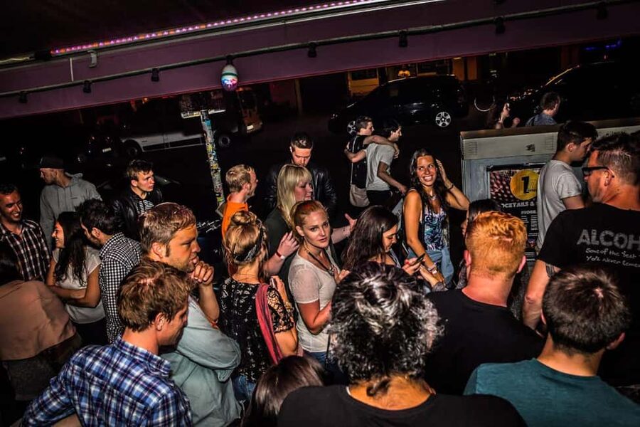 Paris: Pub Crawl with Shots and Nightclub Entry - The nightclub finish