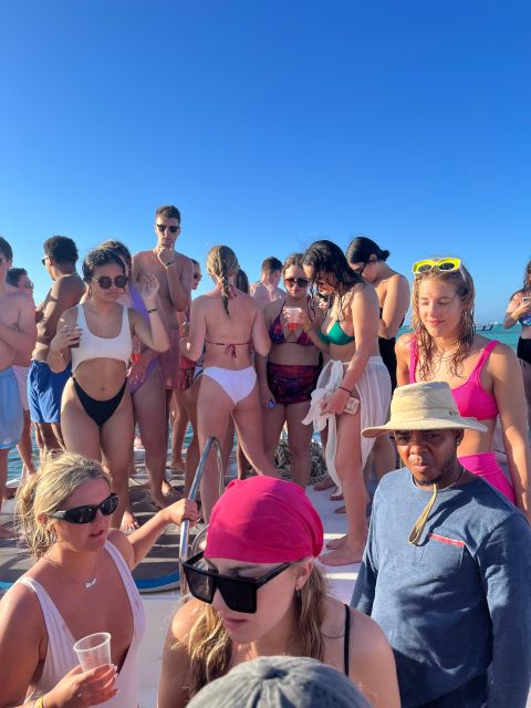Party Boat and Snorkelling in Punta Cana - What the open bar and food really include