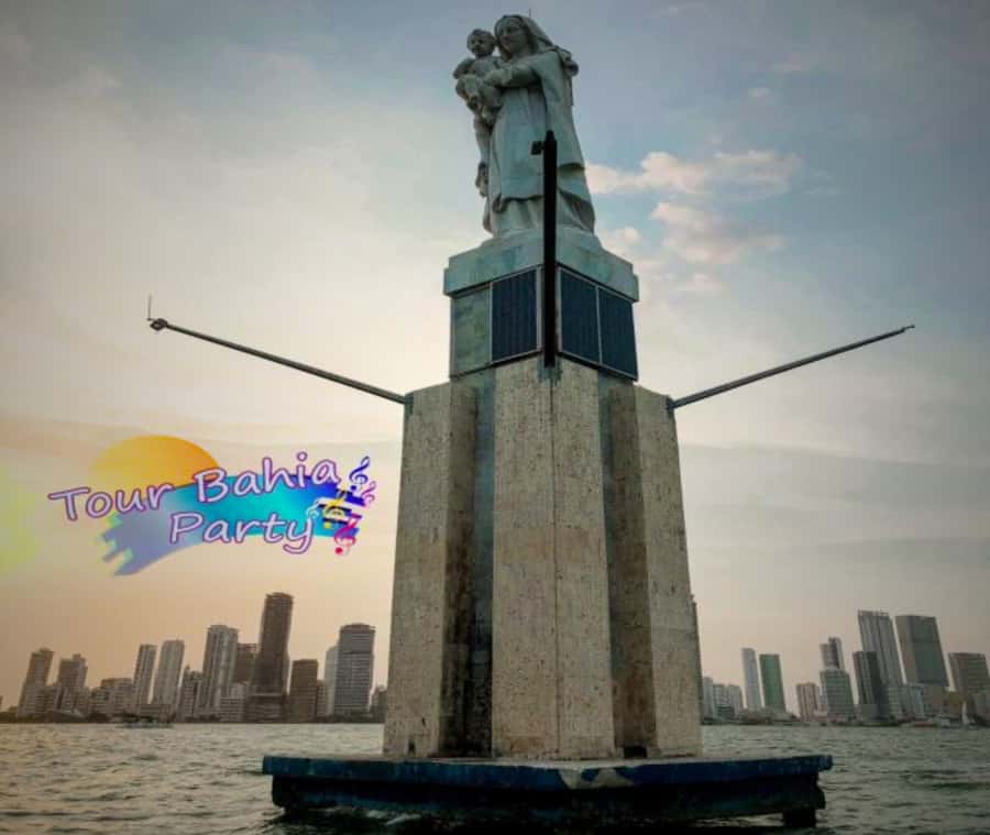 Party Boat in Cartagena Bay with NightClub Ticket - Boat size, comfort, and what to carry