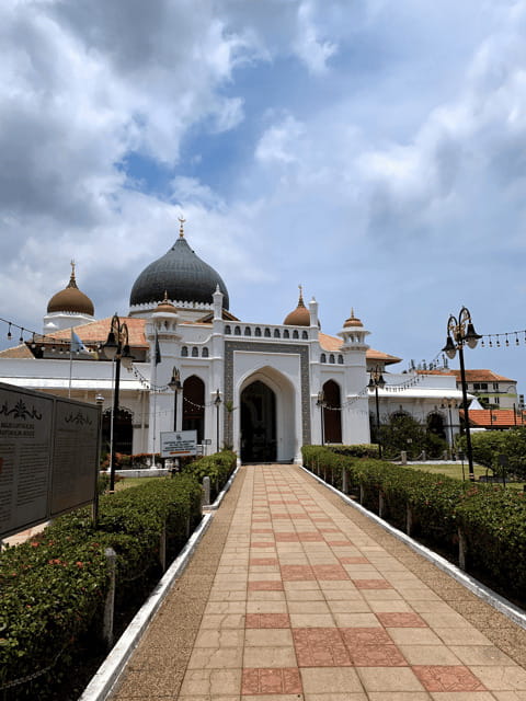 Penang: Georgetown Foodie Walking Tour with a Cocktail - Who should book this food walk?
