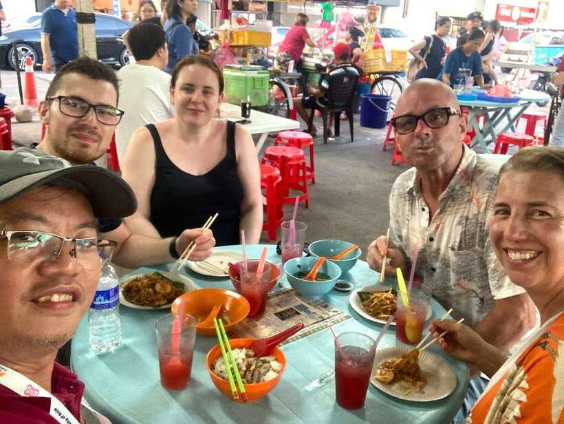Penang: Georgetown Foodie Walking Tour with a Cocktail - Hawker stalls and the stories behind the food