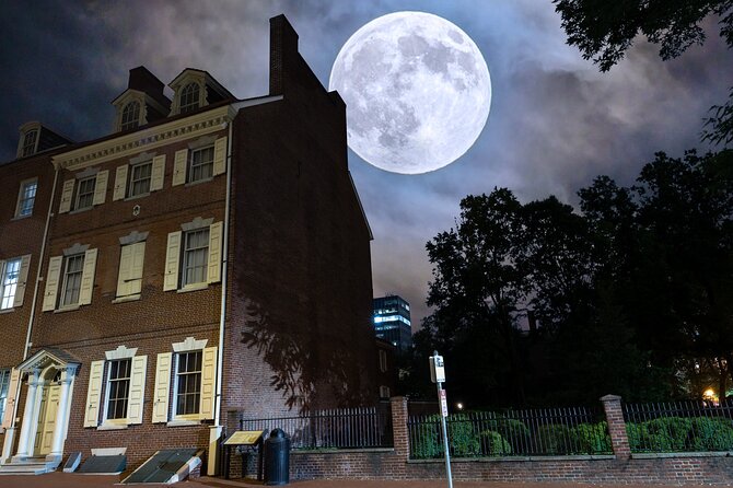 Philly Ghosts Boos and Booze Haunted Pub Crawl - A ghost walk rooted in Philadelphia’s founding era