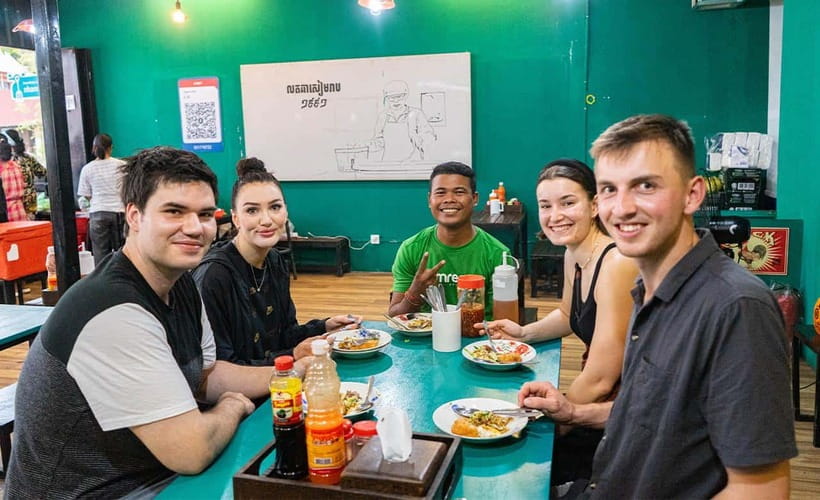 Phnom Penh: Evening Food Tour with Drinks & Tuk Tuk Included - Key points at a glance
