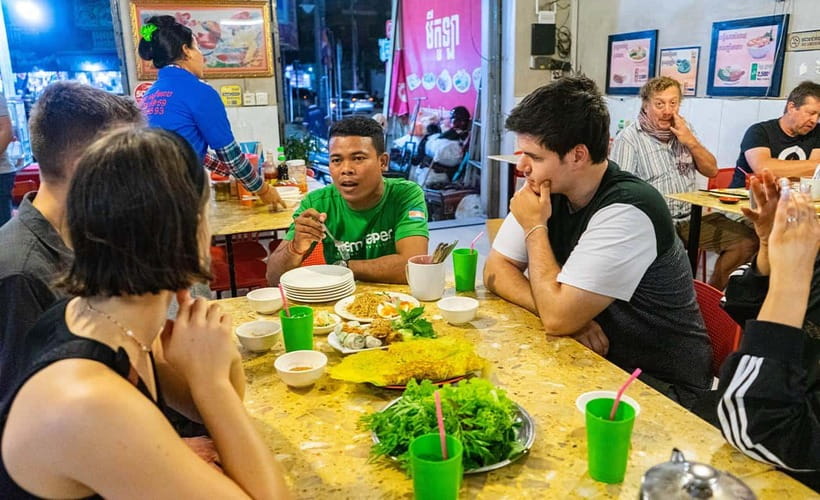 Phnom Penh: Evening Food Tour with Drinks & Tuk Tuk Included - Why this four-hour food tour works well