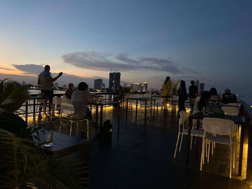 Phnom Penh: Mekong River Sunset Cruise with free flow drink - Should you book the Mekong sunset cruise?