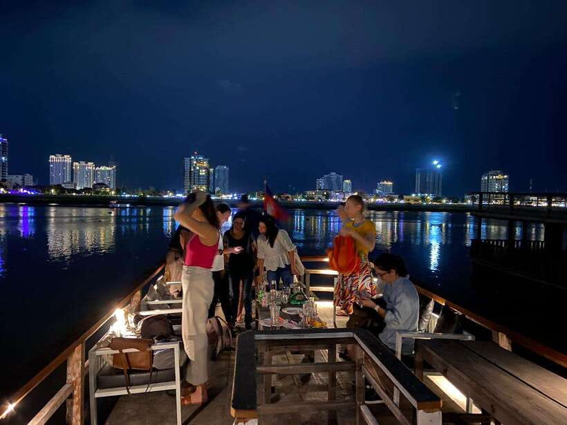 Phnom Penh: Mekong River Sunset Cruise with free flow drink - Practical tips for a smoother evening