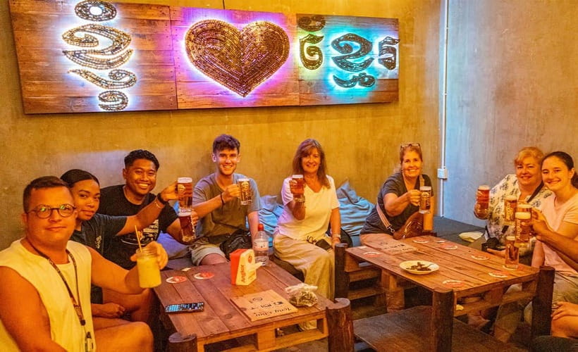 Phnom Penh: Night Foodie Tour by Tuk Tuk with Drinks - Khmer noodles, soup, and sugar cane juice