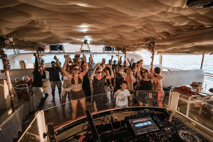 Phuket: Coral & Racha Sunset Luxury Catamaran Party Cruise - Lunch on the way to Coral Island