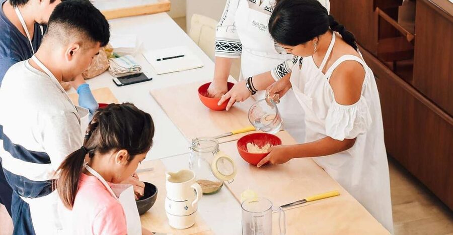 Polignano a Mare: Pasta Making Cooking Class with Drink - Eating your own orecchiette with local drinks