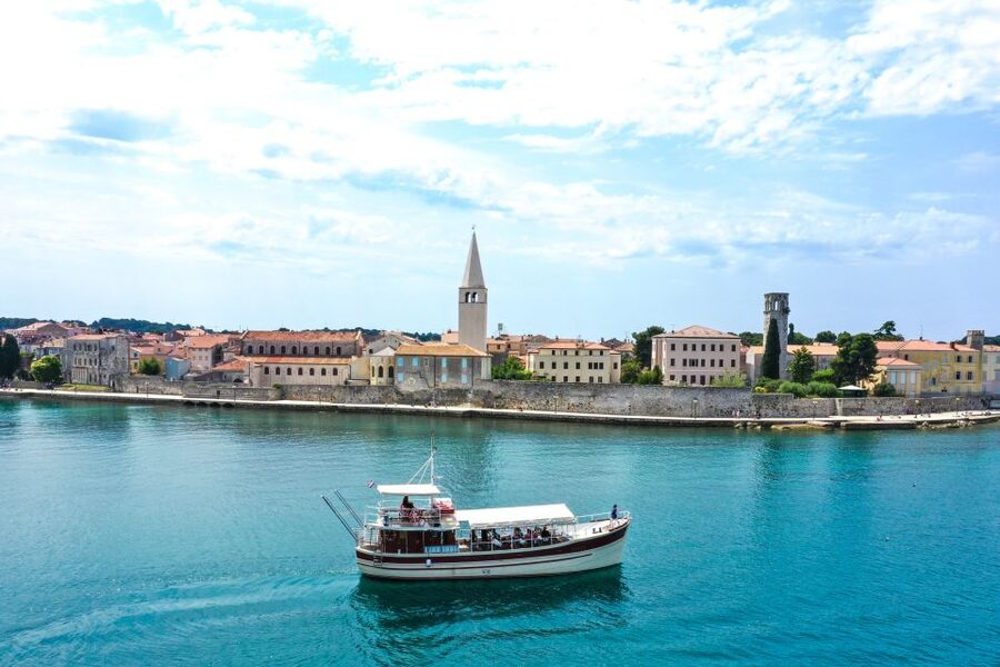 Poreč: Panoramic Morning Cruise Among 20 Islands with Drinks - Sea conditions and motion on the boat