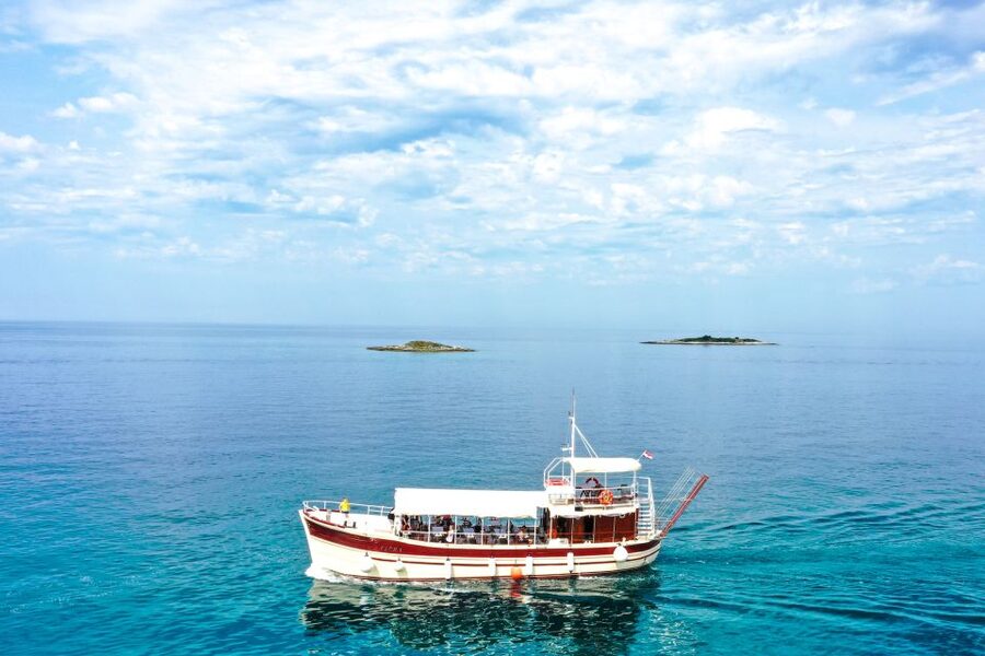 Poreč: Panoramic Morning Cruise Among 20 Islands with Drinks - Watching the Istrian coast open up
