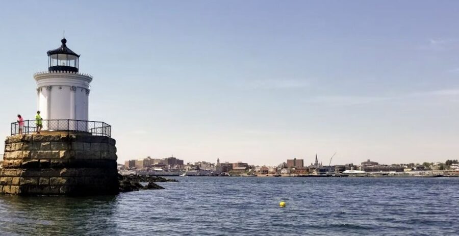 Portland: Maine Lighthouses Sightseeing Cruise with Drinks - Aboard the Elizabeth Grace