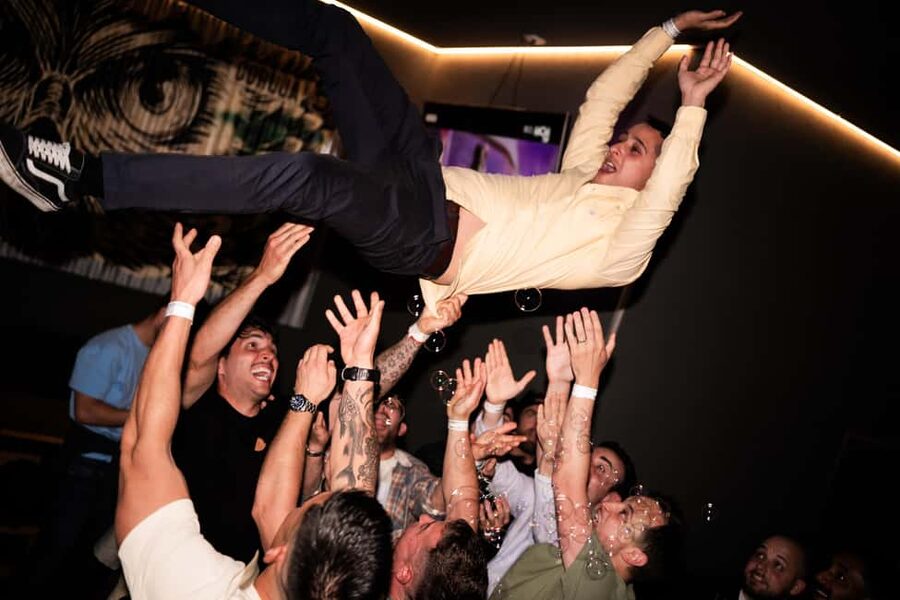 Porto: 4 Bar Pub Crawl, 7 Drinks, & Skip-the-Line Club Entry - What this Porto night is really designed to do