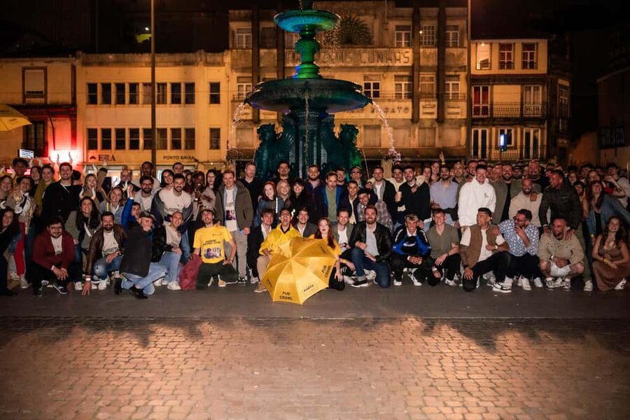 Porto: 4 Bar Pub Crawl, 7 Drinks, & Skip-the-Line Club Entry - Meeting the team at Fonte dos Leões