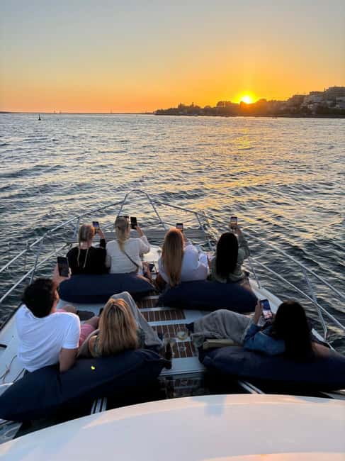 Porto: 6 Bridges Cruise, Welcome Drink & Sunset Option - The Dom Luís I Bridge from the river