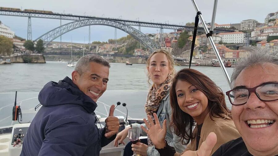 Porto: 6 Bridges Cruise, Welcome Drink & Sunset Option - Starting at Marina da Afurada