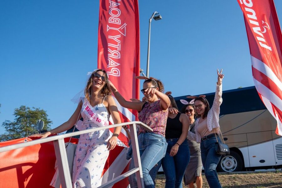 Porto: Douro River Party Boat with Sunset Option & 6 Bridges - Key points at a glance