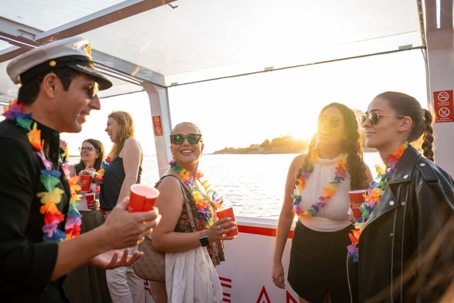 Porto: Douro River Party Boat with Sunset Option & 6 Bridges - What this Douro party boat is really like