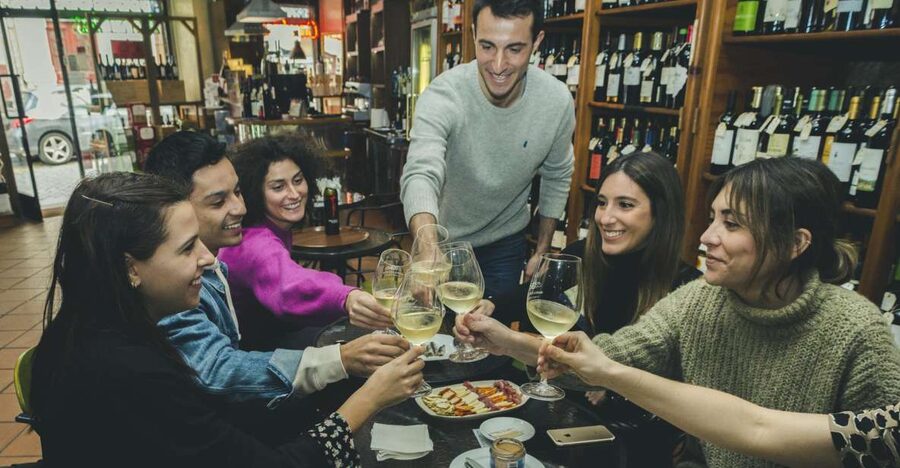 Porto: Evening Local Food Crawl with Drink Pairings - Key points to know before you book
