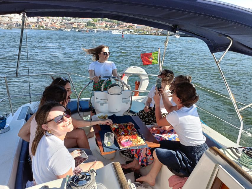 Porto: Exclusive Party aboard a charming sailboat with drink - Should you book this Porto boat party?