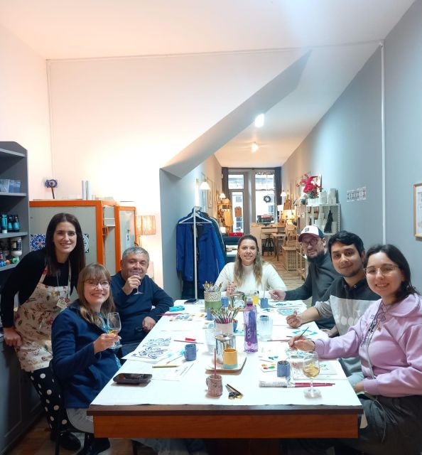 Porto: Tile Painting and Cocktails in Downtown Porto - Cocktails, Calm Music, and a Social Pace
