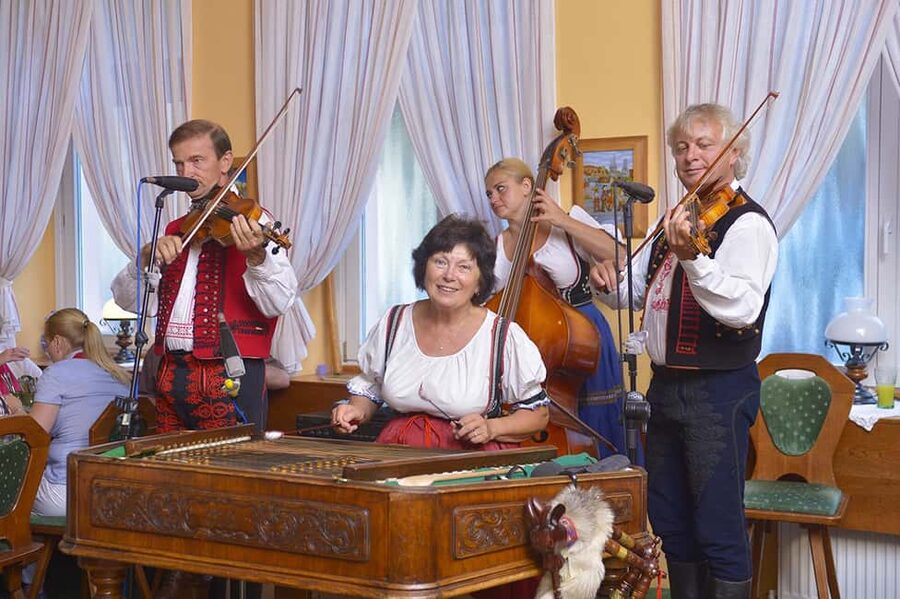 Prague: 3 Course dinner with Drinks, Folk Show & Transfers - A Czech folk evening beyond Prague’s old town