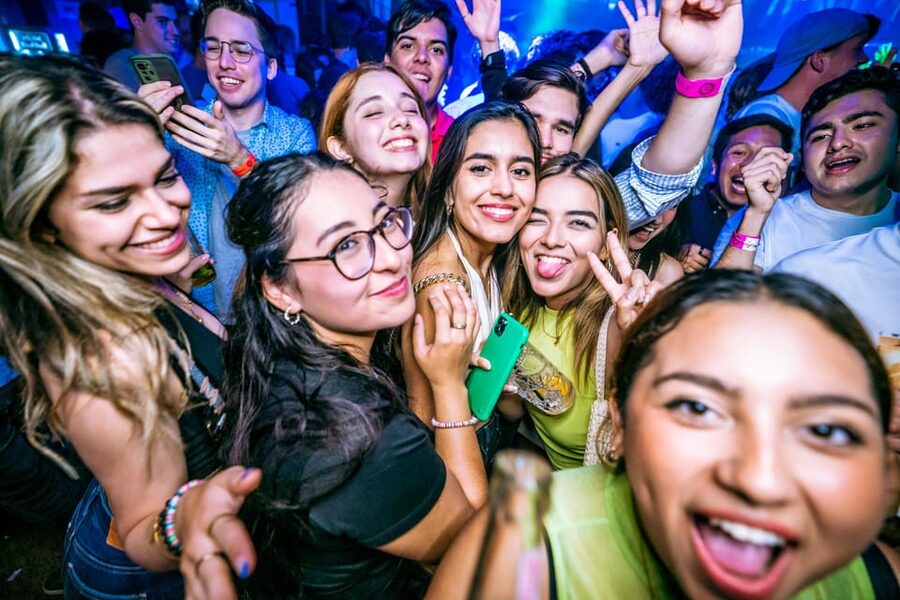 Prague: Boat Party with Unlimited Drinks & After Party Entry - Key points to know before you book