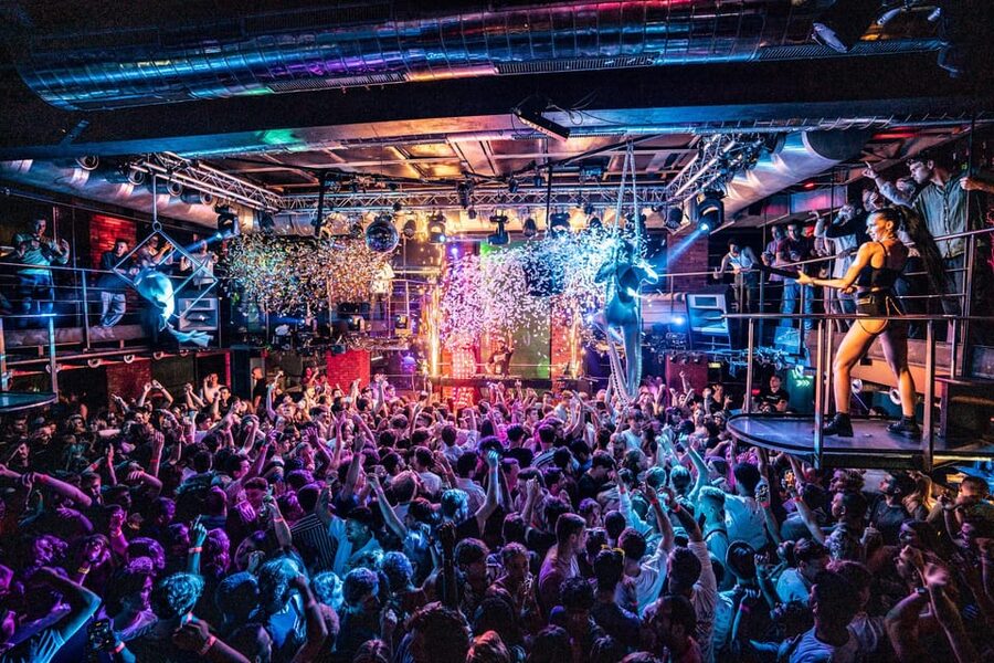 Prague: Boat Party with Unlimited Drinks & After Party Entry - Choosing the right drinks option