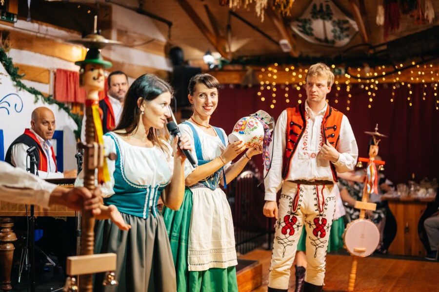 Prague: Dinner with Folk Show and Open Bar - A Czech evening built around music and movement
