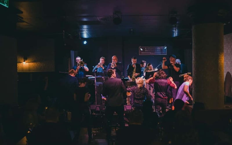 Prague: Jazz Show with Signature Cocktail - Key points to know before booking