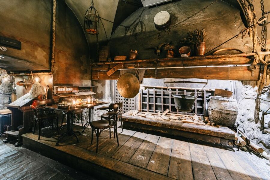 Prague: Medieval Dinner with Unlimited Drinks - Entering U Pavouka Medieval Tavern