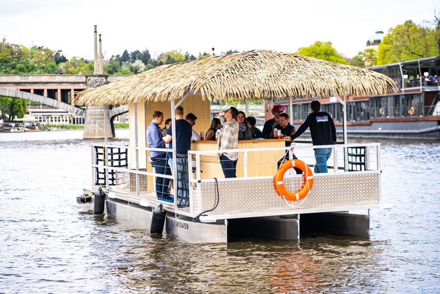 Prague: Party Tiki Boat Sightseeing Cruise with Drinks - What the 90-minute timing means