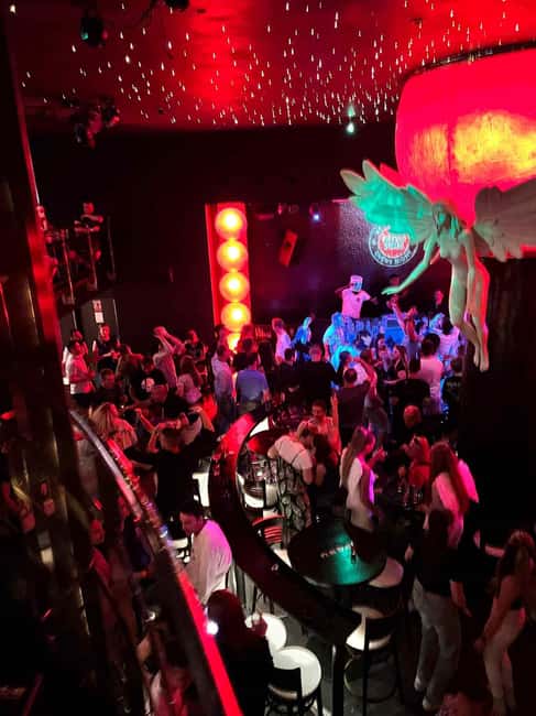 Prague: Pub Crawl with Shots & Entrance to Rooftop Club - How the night begins at Recovery Room