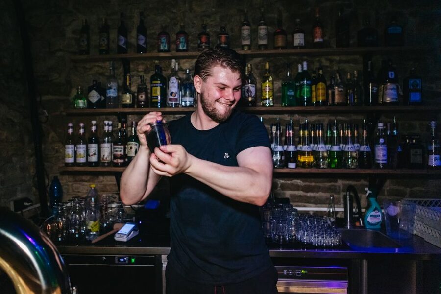 Prague: Pub Crawl with Unlimited Drinks & 5-floor Club Entry - Who will enjoy this most?
