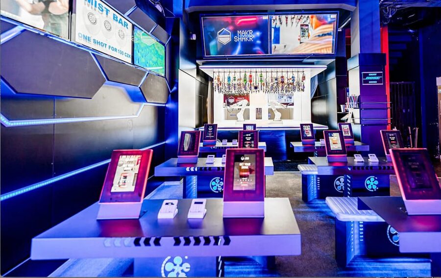 Prague: Robotic Bar Entry with a Drink Included - Who will enjoy this most?