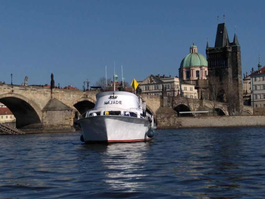 Prague: Vltava River Private Boat Party with Drinks - Weather, timing, and changes to expect