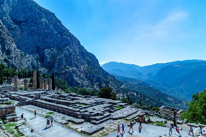 Private Delphi and Hosios Loukas Monastery - Great Lunch and Drinks Included - Delphi: start early and save your energy