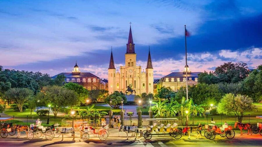Private New Orleans Panoramic: With Drink and Souvenir - Starting at Jackson Square with the city at your feet