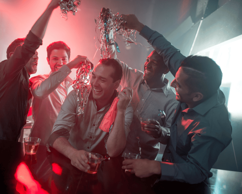 Private Pub / Bar Crawl Group Size 6-20 people - Complimentary shots and extra drink costs